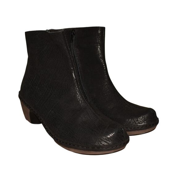 NAOT $230 Almeria Ankle Bootie Heel Black Crackle Leather Side Zip EU 38 / US 7 - Picture 1 of 7